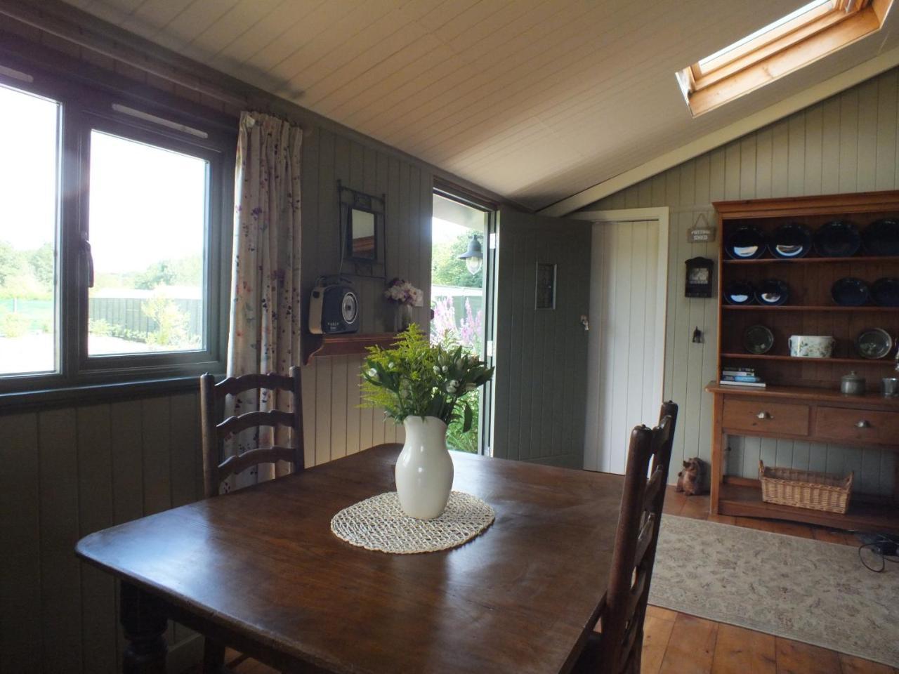 The Potting Shed And The Garden Shed Self Catering *