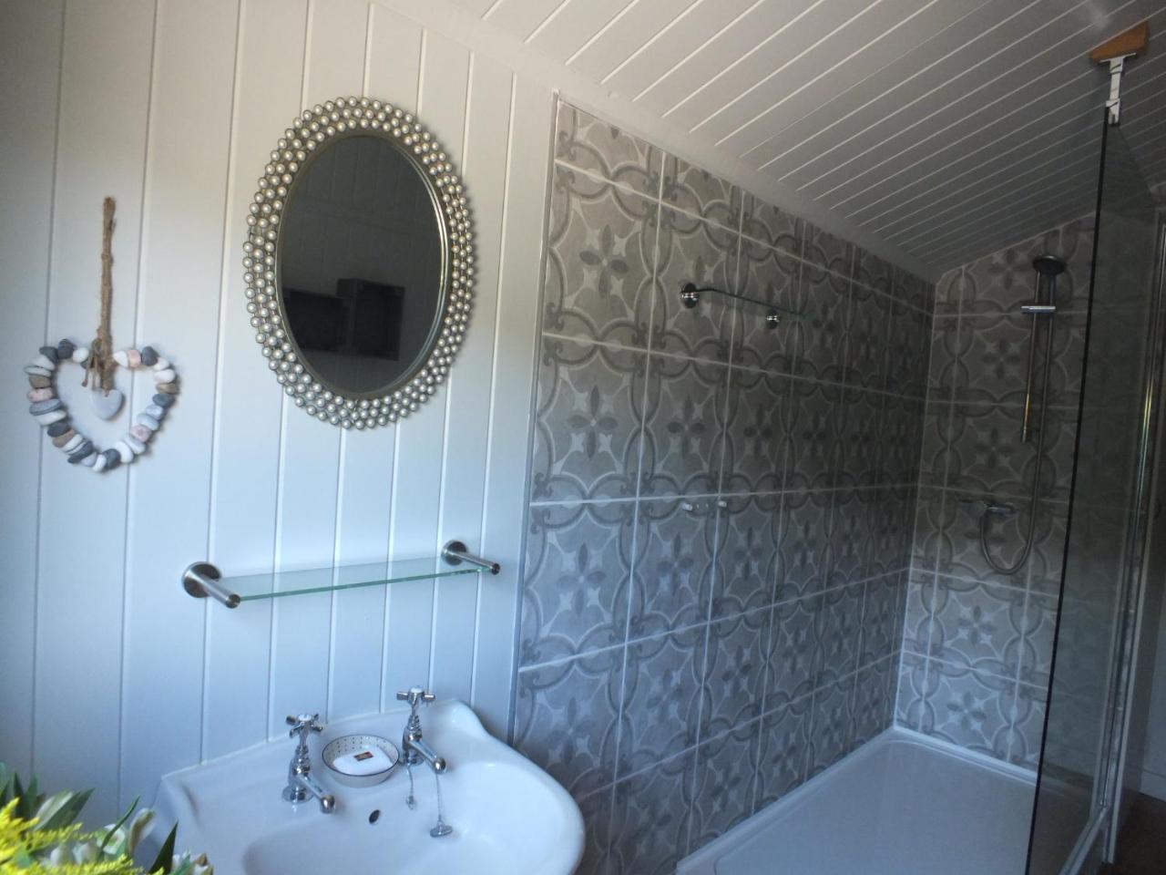 The Potting Shed And The Garden Shed Self Catering Holiday home Carmarthen