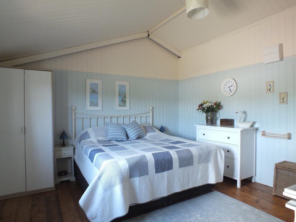 The Potting Shed And The Garden Shed Self Catering * Carmarthen